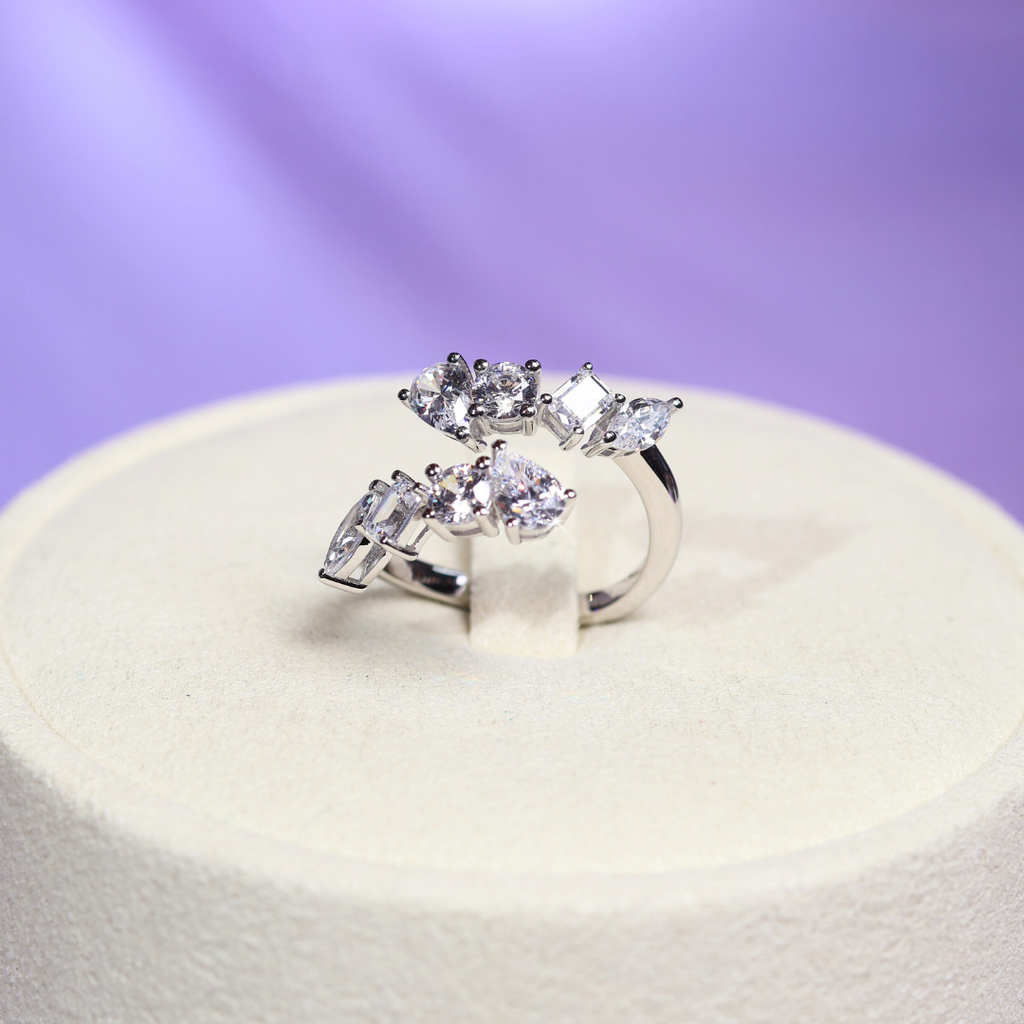 Gleamer Huas Harmonic Cut Ring